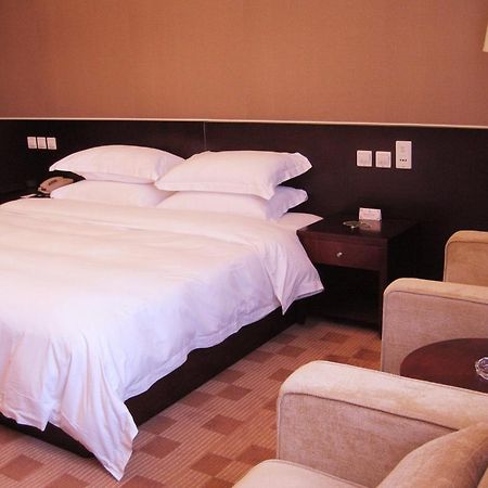 Royal King Residence Hotel Хайдянь Номер фото